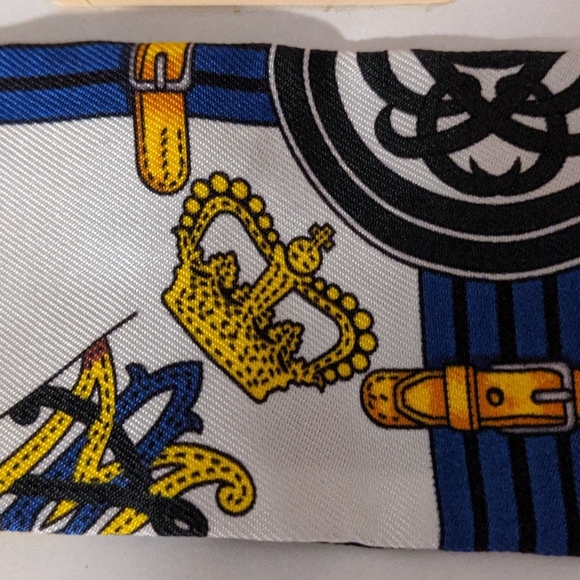 ✨HERMES✨ Absolutely Gorgeous Hermes Twilly Scarf - Picture 5 of 7